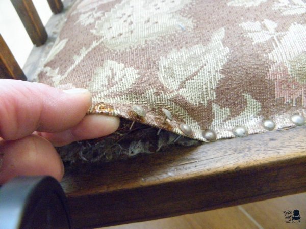 ha az anyaggal együtt kijönnek a szegek