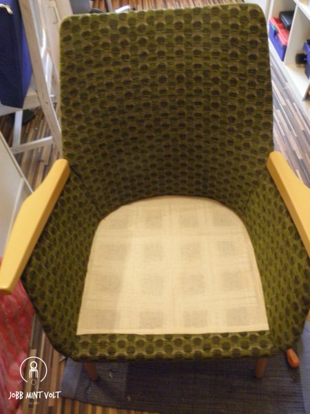 kagylófotel párna nélkül