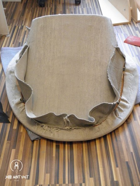 kagyló fotel karfa alul 2