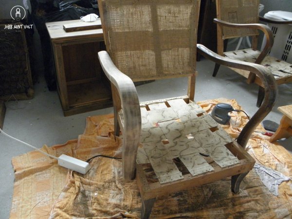 rumba fotel csiszolás alatt