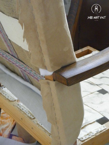 rumba fotel karfa körül