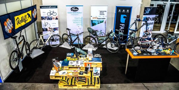 bringatartó standon