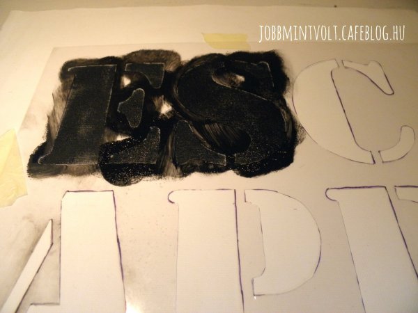 escape staencilezés