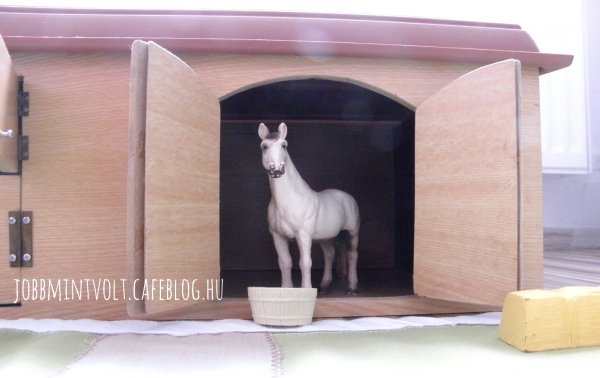 istálló 2