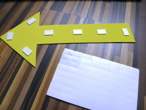 csíkos tábla ragasztva