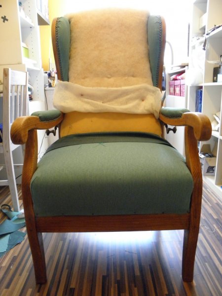 fotel fül karfa és kiszegelt ülés