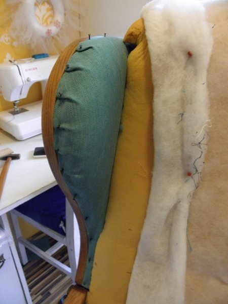 fotel fül kiszegelve