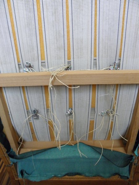 fotel gombok hátulról