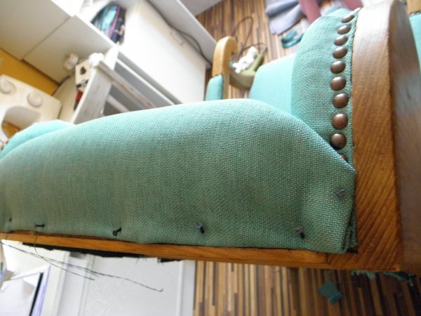 fotel teteje kiszögelés