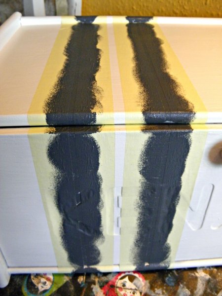 kenyértartó festés